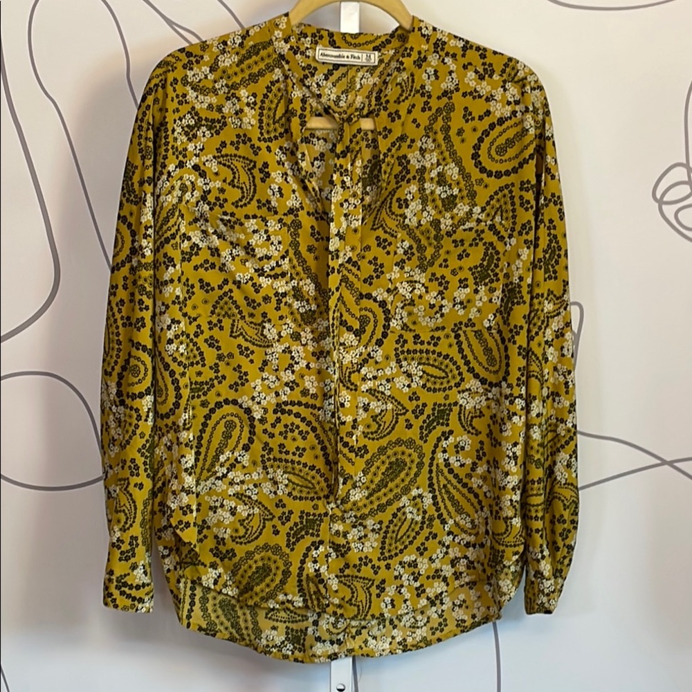 Abercrombie & Fitch Yellow Graphic Long Sleeve Blouse